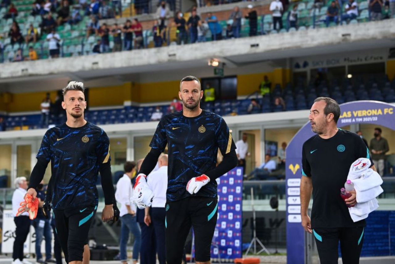 Agentul lui Ionuț Radu îi ia apărarea portarului român și îl atacă pe Handanovic: „Nu cred că a vorbit cu el după meci!” _4