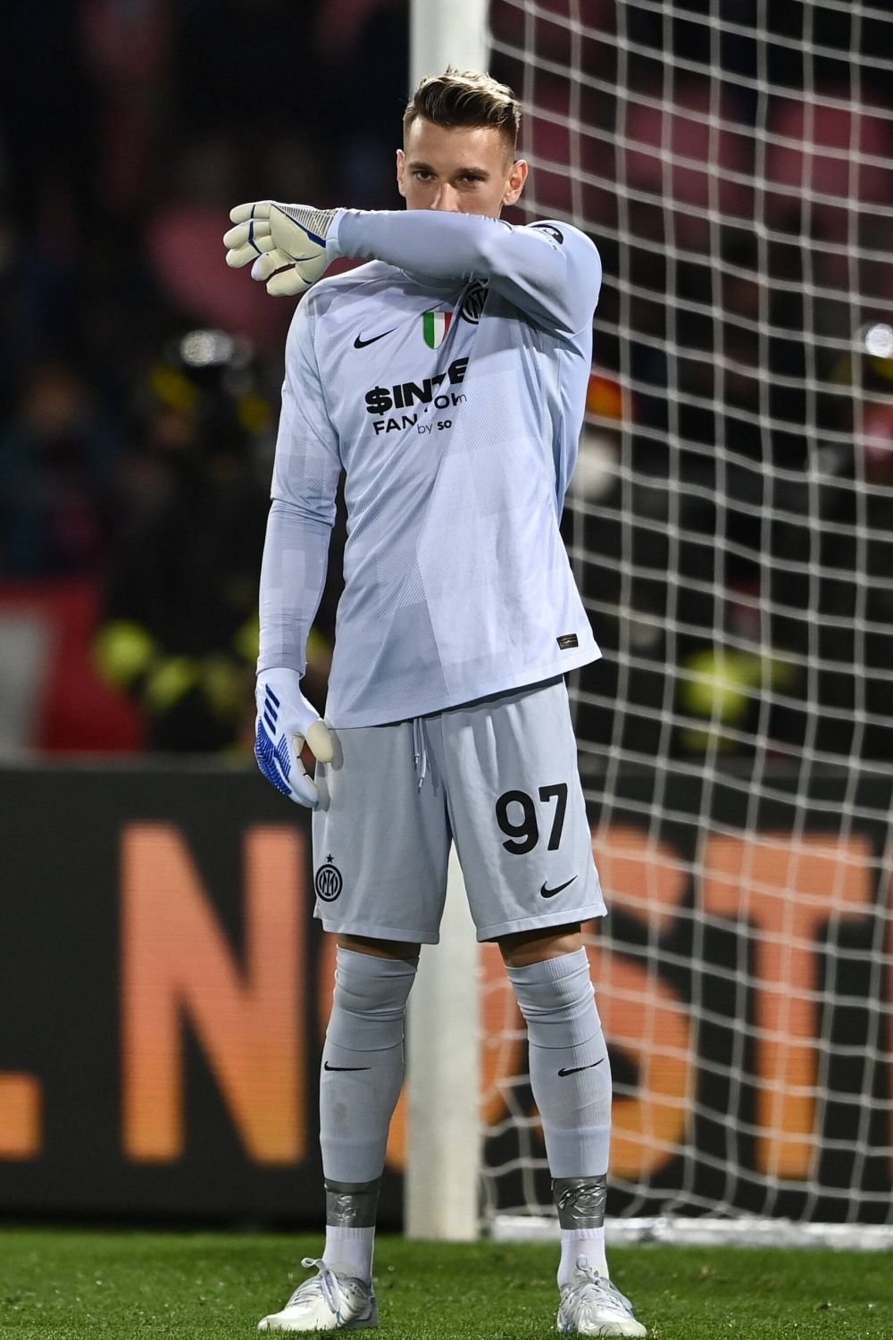 Agentul lui Ionuț Radu îi ia apărarea portarului român și îl atacă pe Handanovic: „Nu cred că a vorbit cu el după meci!” _14