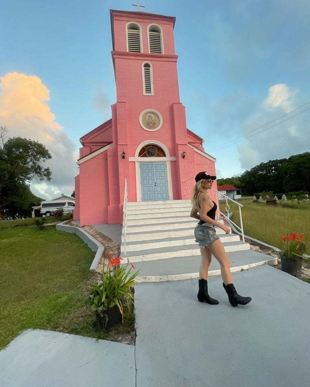 Sora cea mică a unuia dintre cele mai tari modele din lume face senzație cu fotografiile indecente pe care le vinde! Câștigă peste 100.000 de dolari pe lună _7