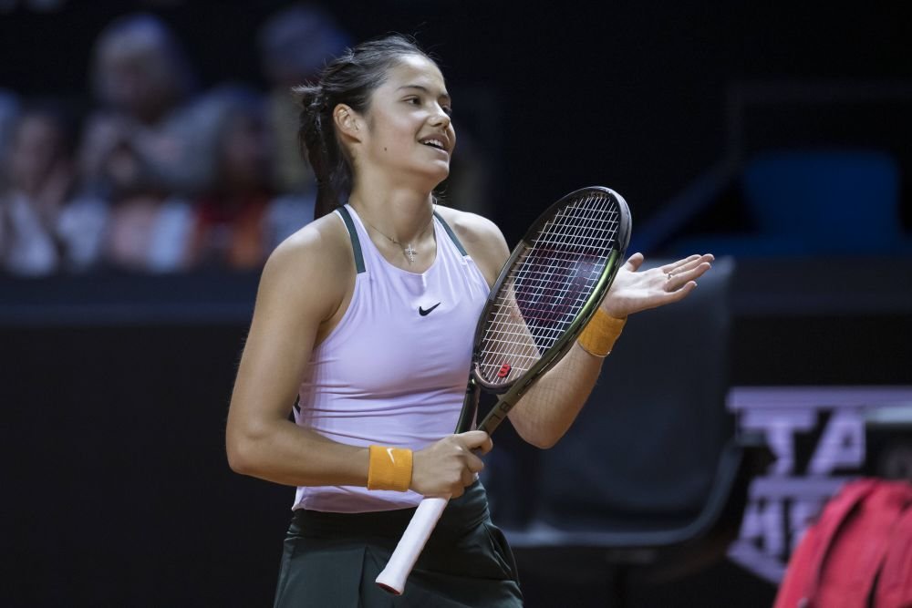 Emma Răducanu, debut spulberător la Madrid: a învins-o pe Tereza Martincova cu 6-0 în setul final _12