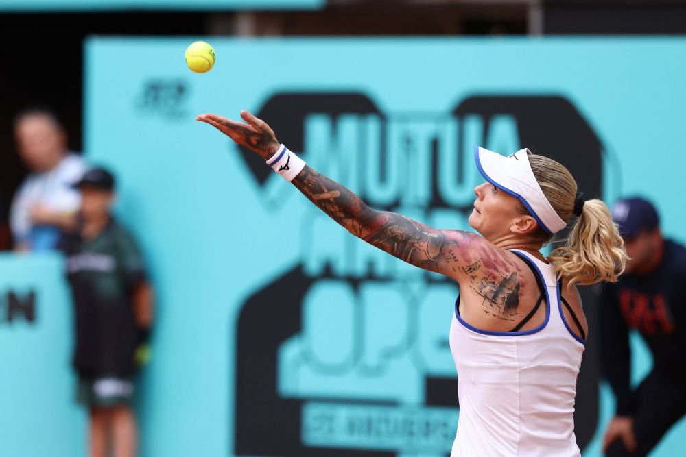 Emma Răducanu, debut spulberător la Madrid: a învins-o pe Tereza Martincova cu 6-0 în setul final _18