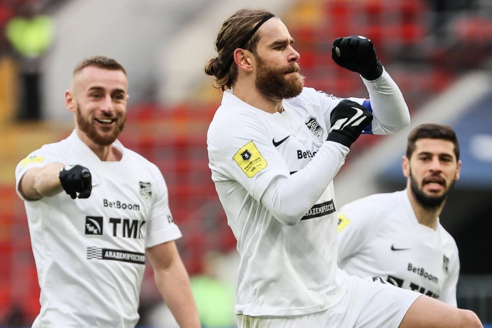 Eric Bicfalvi face spectacol în Rusia! 'Dublă' în meciul cu Dinamo Moscova și a ieșit „omul meciului” din nou _4