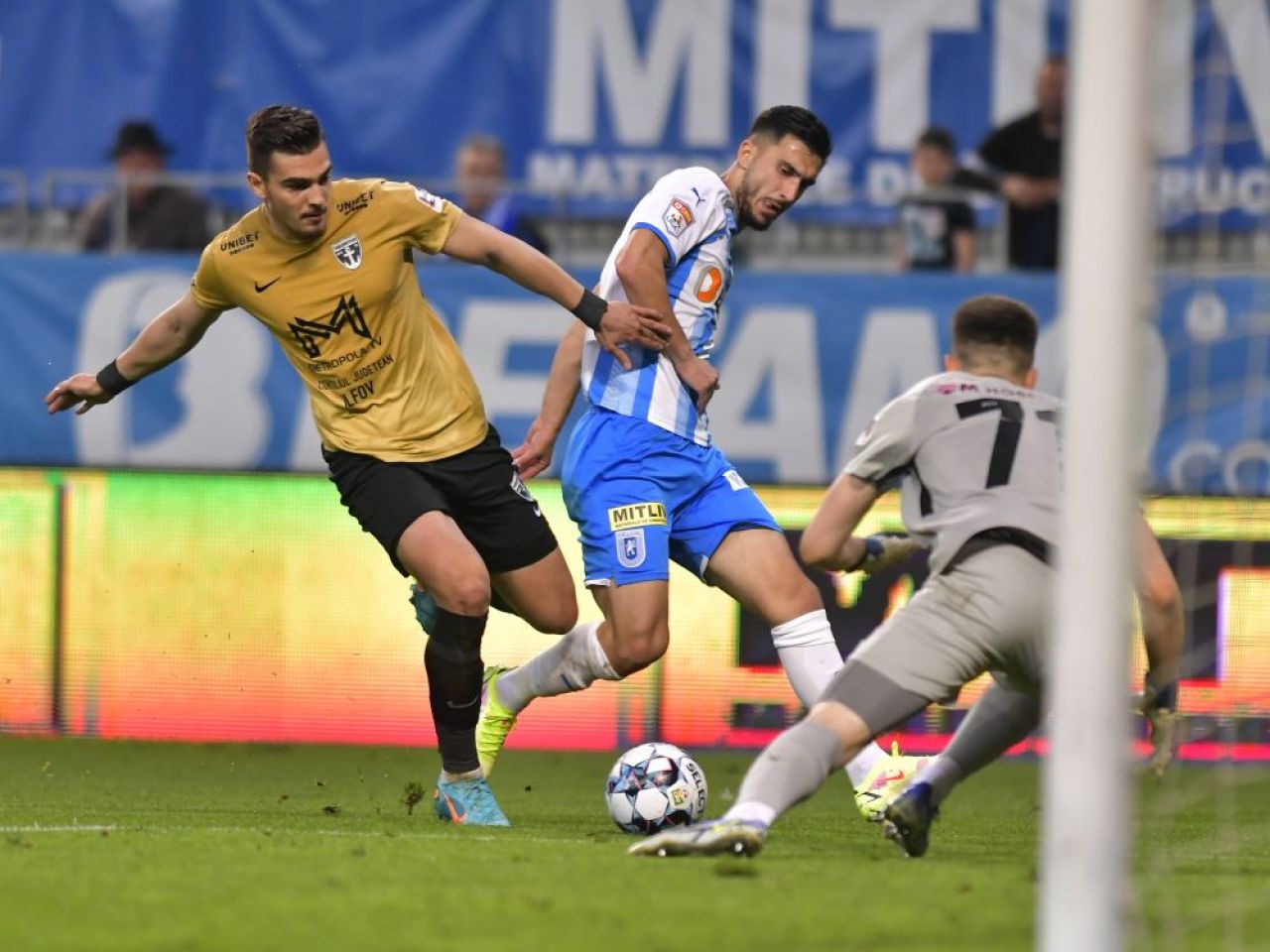„Mulțumiri jucătorilor pentru acest meci!” Reghecampf, mulțumit după victoria la limită cu FC Voluntari: „Probabil unii oameni nu-s mulțumiți!” _13