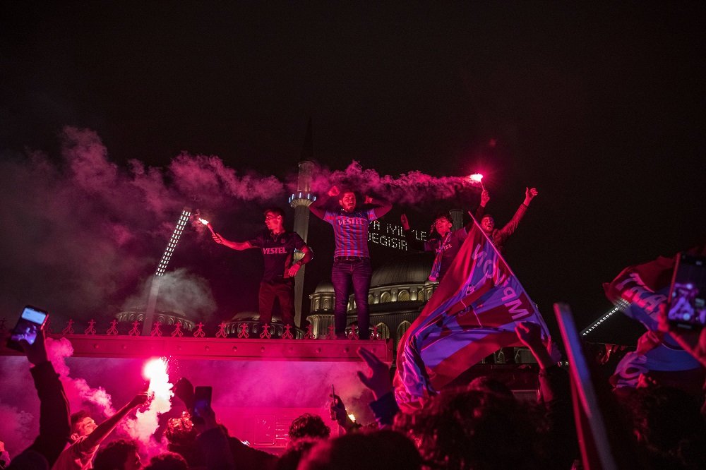 Trabzonspor a devenit campioana Turciei pentru prima data in 38 de ani_7