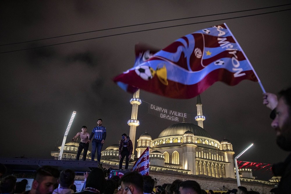 Trabzonspor a devenit campioana Turciei pentru prima data in 38 de ani_8
