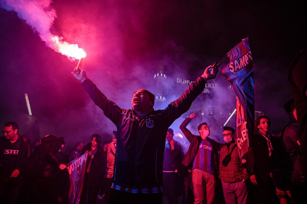 Trabzonspor a devenit campioana Turciei pentru prima data in 38 de ani_13