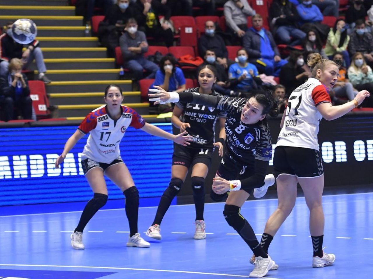 CSM București - Esbjerg 25-26. Eșec în ultima secundă pentru