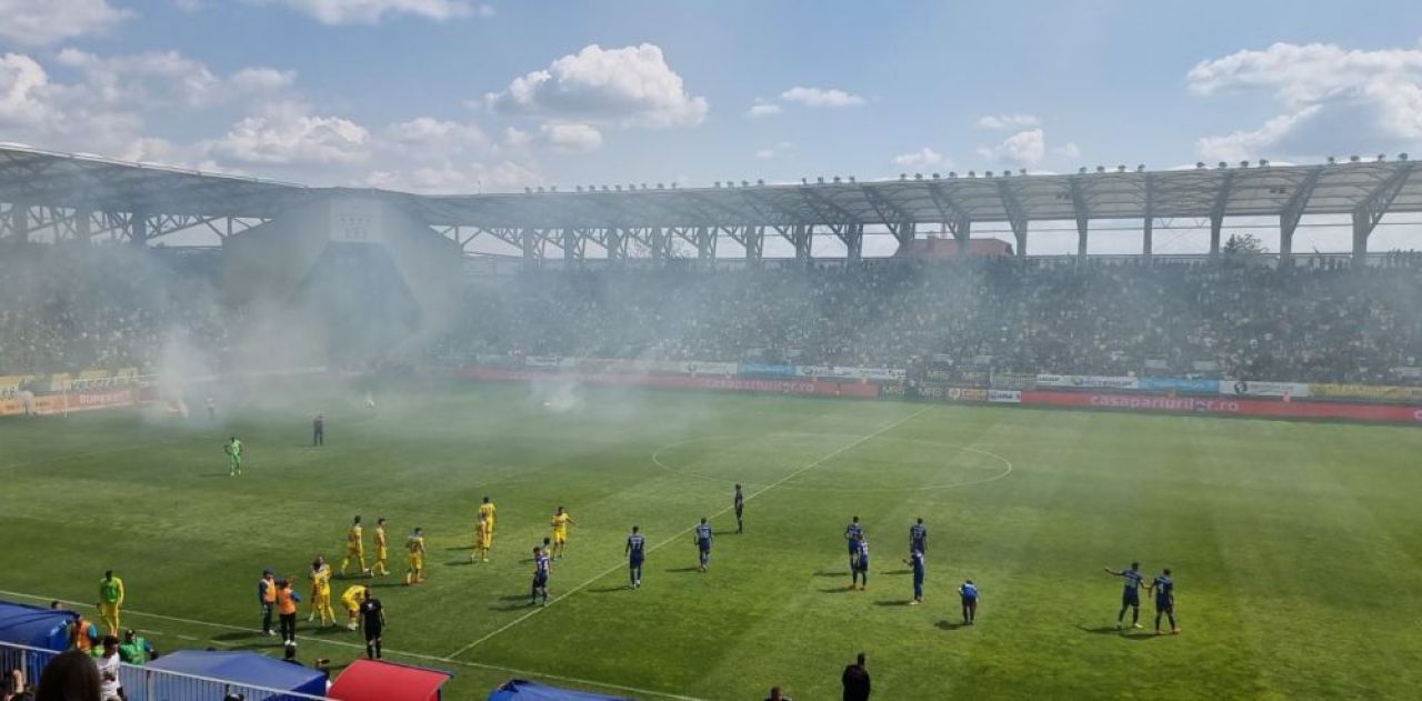 Petrolul - Steaua, derby fără gol în fața a 14.000 de fani! Cele mai tari bannere + cum arată clasamentul_1