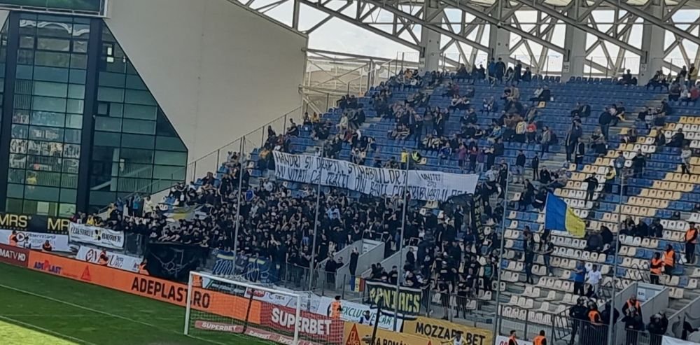 Petrolul - Steaua, derby fără gol în fața a 14.000 de fani! Cele mai tari bannere + cum arată clasamentul_6