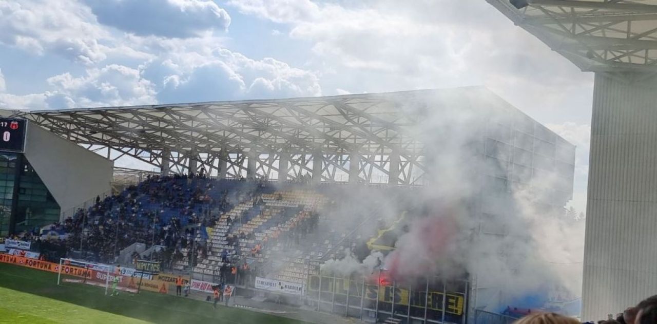 Petrolul - Steaua, derby fără gol în fața a 14.000 de fani! Cele mai tari bannere + cum arată clasamentul_7