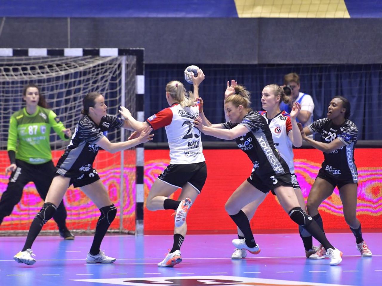 CSM București - Esbjerg 25-26. Eșec în ultima secundă pentru