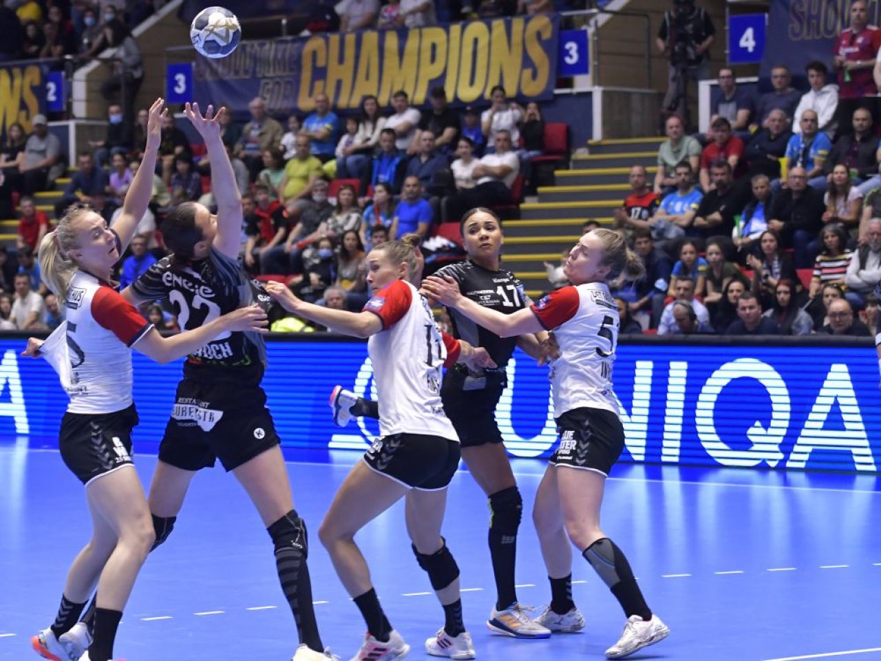 CSM București - Esbjerg 25-26. Eșec în ultima secundă pentru