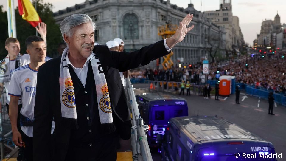 Don Carlo s-a dezlănțuit după ce Real Madrid a câștigat campionatul! Imagini unice cu antrenorul italian _3