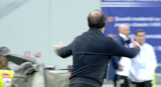 Fază incredibilă în Liga 1! Portarul de la UTA, călcat de Bauza, dar sancționat. Ionuț Badea i-a cerut arbitrului să revadă faza pe tabletă_3