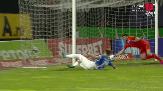 CFR Cluj - Farul Constanța 1-0 | CFR nu o iartă pe Farul! Pariul lui Dan Petrescu marchează primul gol pentru clujeni_8
