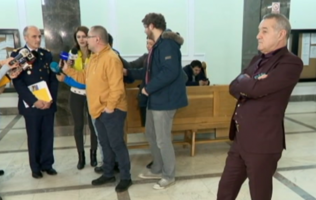 Becali primește ajutor de la prietenul Iftime: &bdquo;Dacă depinde de Talpan, se joacă &icirc;n Ghencea! Ce treabă au ultrașii? Nu sunt războinici!&rdquo;