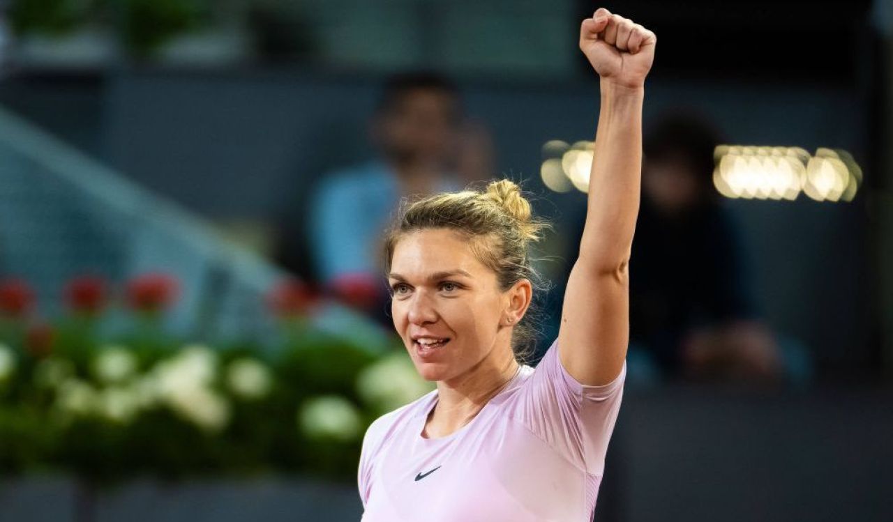Una din zilele care se cer uitate: Simona Halep, învinsă clar de Ons Jabeur, în sferturi la Madrid. Primul eșec sub comanda lui Mouratoglou_1