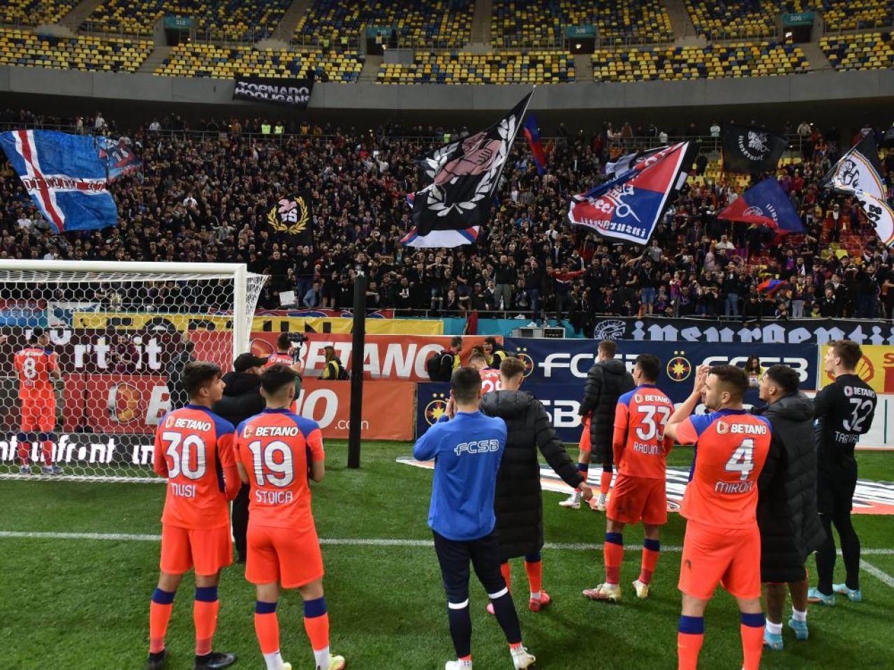 „Mă mir că cei de la FCSB se tot milogesc!” Fostul oficial al roș-albaștrilor, mesaj pentru Gigi Becali: „Îl faci și pe Dîncu să mai facă 100 de km!” _3