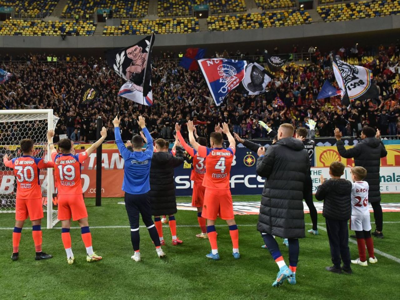 „Mă mir că cei de la FCSB se tot milogesc!” Fostul oficial al roș-albaștrilor, mesaj pentru Gigi Becali: „Îl faci și pe Dîncu să mai facă 100 de km!” _4