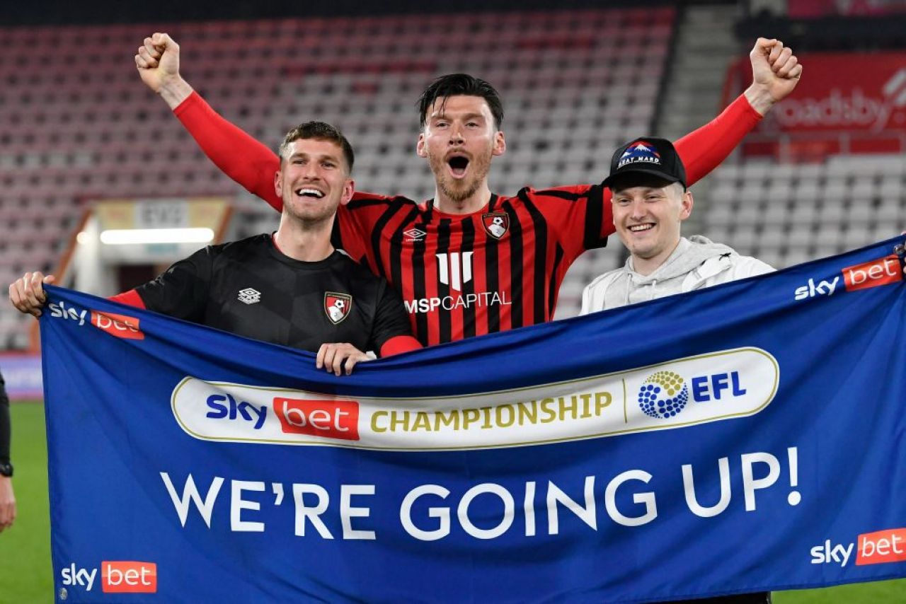Minunile chiar există! Un fotbalist a anunțat că s-a vindecat de cancer în ziua în care a promovat în Premier League_11