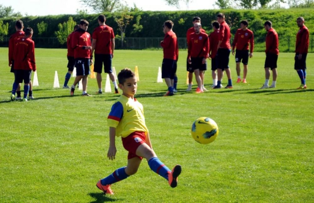 Puștiul care l-a impresionat pe Becali la meciul cu Ajax a învins-o pe CSA în Ghencea: „În Liga 1 e Steaua adevărată!”_4