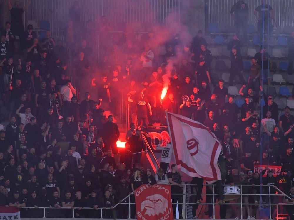 Au detonat bomba! Ultrașii Stelei, coregrafie și show pirotehnic la meciul cu Universitatea Cluj_13