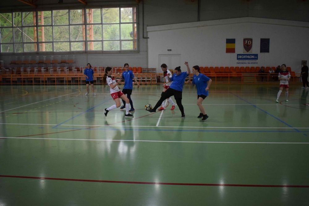 REPORTAJ | Dificultatea, obstacolul și lupta din periferia fotbalului feminin. Povestea sportivului care antrenează de la vârsta de 14 ani_14