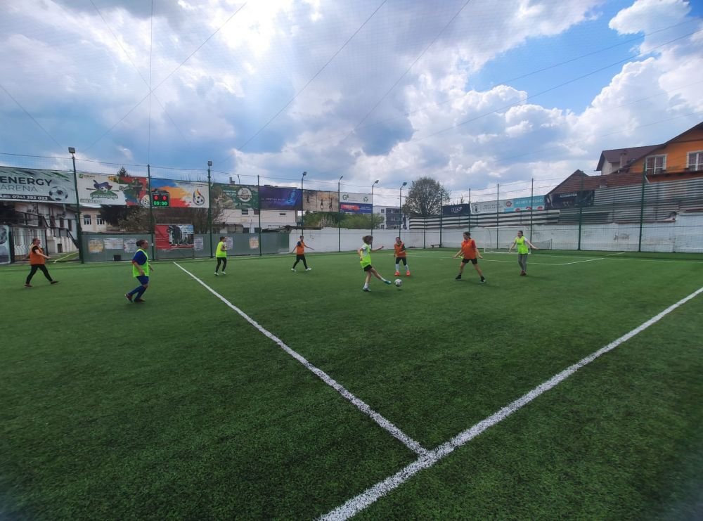 REPORTAJ | Dificultatea, obstacolul și lupta din periferia fotbalului feminin. Povestea sportivului care antrenează de la vârsta de 14 ani_18