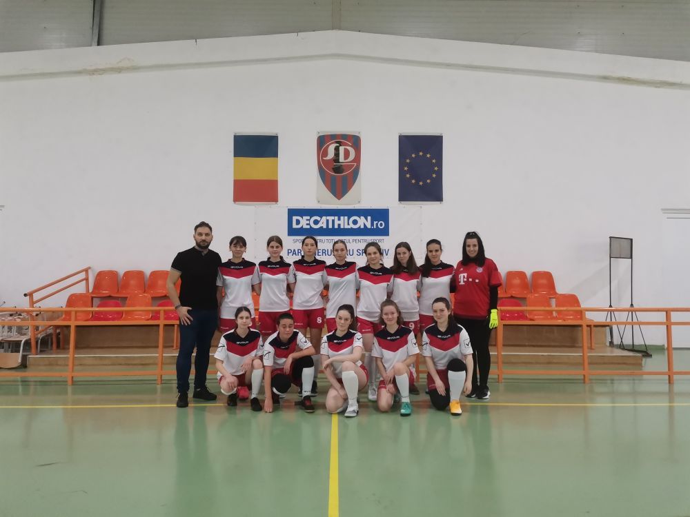 REPORTAJ | Dificultatea, obstacolul și lupta din periferia fotbalului feminin. Povestea sportivului care antrenează de la vârsta de 14 ani_21