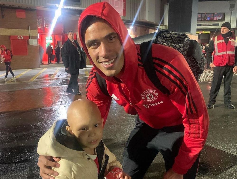 Gestul emoționant făcut de un băiețel bolnav de cancer după meciul United - Brentford: Ronaldo și Eriksen au fost impresionați _1