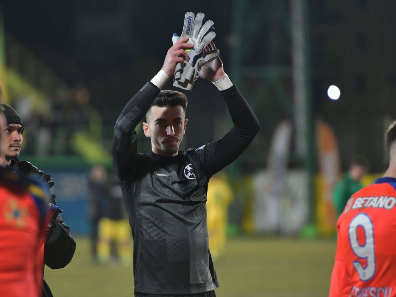 Jucătorul FCSB-ului, sfătuit să plece de la echipă: „E destul de greu să se mai întâmple ceva cu el acolo!” _3