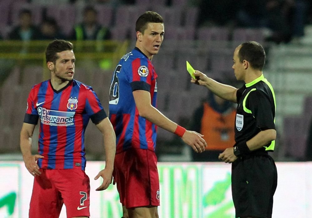 Din Premier League, înapoi în tribunele din Liga 1! Marele regret al unui campion cu FCSB: „Am zis că aleg fotbalul, nu banii!” Antrenorul care l-a 'păcălit': „Mi-a zis că mă vrea, m-a ținut în tribună!” _3