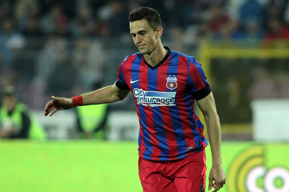 Din Premier League, înapoi în tribunele din Liga 1! Marele regret al unui campion cu FCSB: „Am zis că aleg fotbalul, nu banii!” Antrenorul care l-a 'păcălit': „Mi-a zis că mă vrea, m-a ținut în tribună!” _4