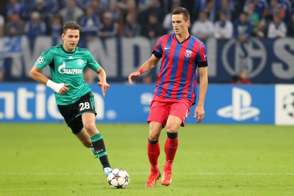 Din Premier League, înapoi în tribunele din Liga 1! Marele regret al unui campion cu FCSB: „Am zis că aleg fotbalul, nu banii!” Antrenorul care l-a 'păcălit': „Mi-a zis că mă vrea, m-a ținut în tribună!” _9