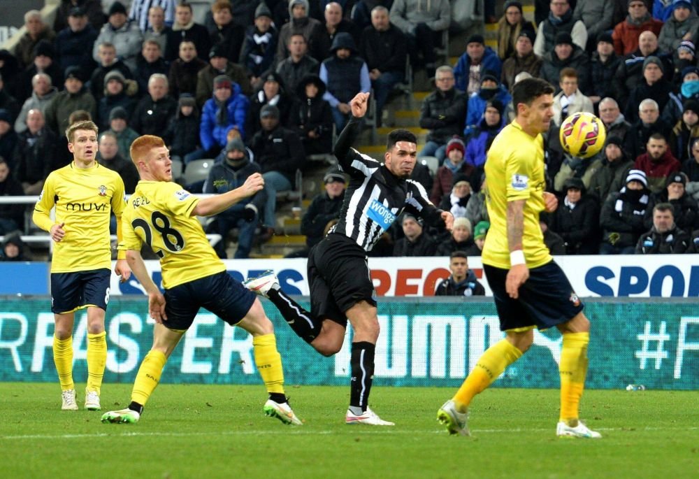 Din Premier League, înapoi în tribunele din Liga 1! Marele regret al unui campion cu FCSB: „Am zis că aleg fotbalul, nu banii!” Antrenorul care l-a 'păcălit': „Mi-a zis că mă vrea, m-a ținut în tribună!” _15