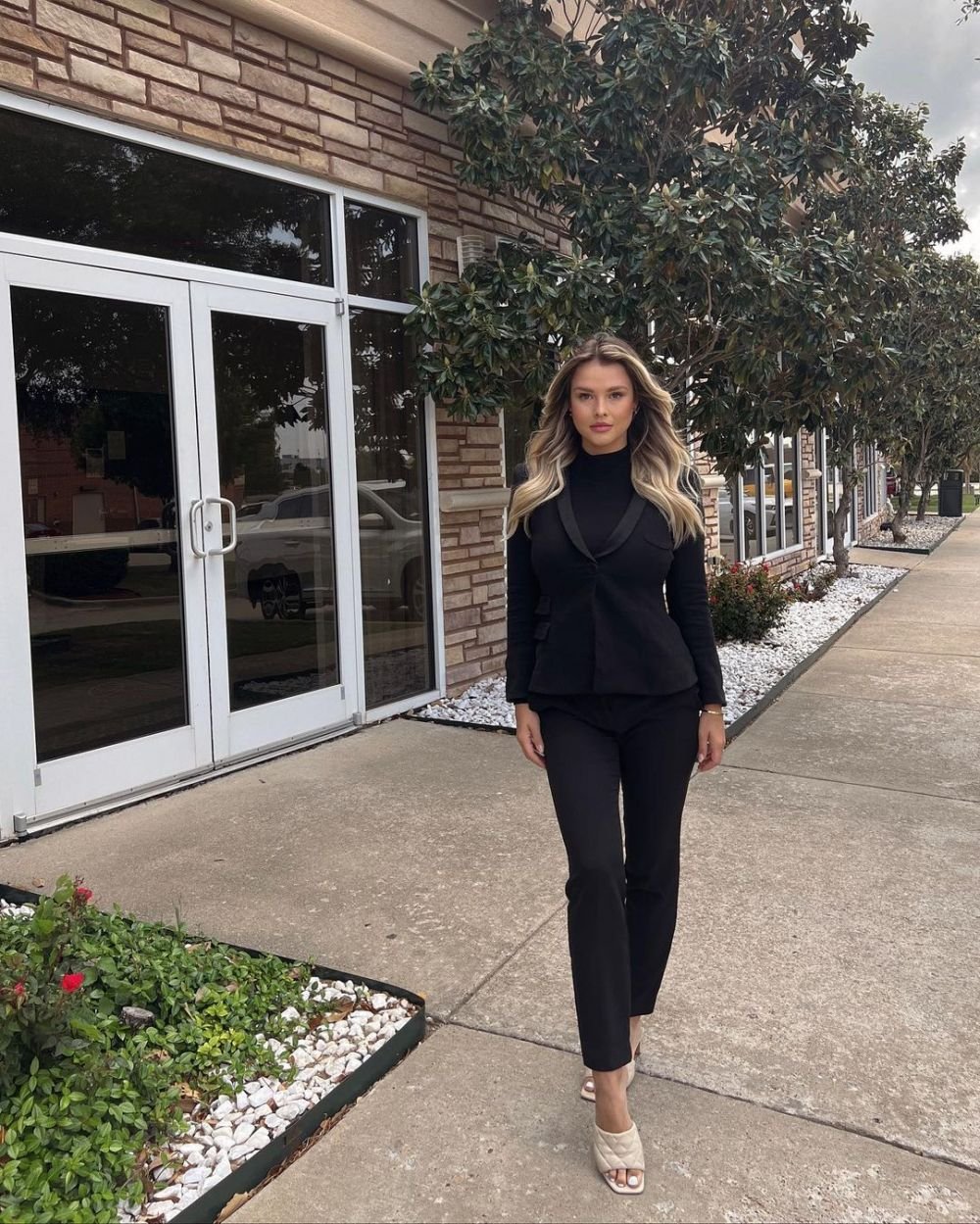 Kinsey Wolanski știe și cu fotbalul! Clipul cu care și-a înnebunit urmăritorii la trei ani după ce a pătruns aproape dezbrăcată pe teren la finala Champions League _19