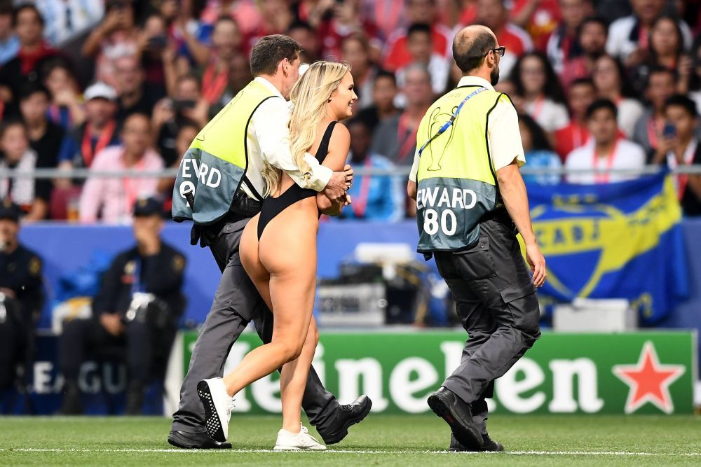 Kinsey Wolanski știe și cu fotbalul! Clipul cu care și-a înnebunit urmăritorii la trei ani după ce a pătruns aproape dezbrăcată pe teren la finala Champions League _30
