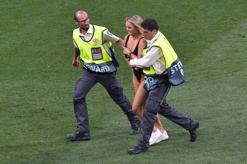 Kinsey Wolanski știe și cu fotbalul! Clipul cu care și-a înnebunit urmăritorii la trei ani după ce a pătruns aproape dezbrăcată pe teren la finala Champions League _63