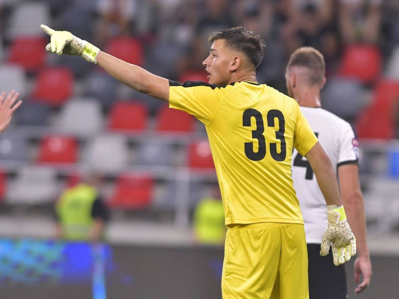 FCSB și Universitatea Craiova luptă la cuțite pentru un jucător din naționala U21_2