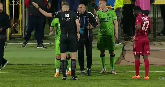 Balthazar Pierret, înger și demon pentru Dinamo! A reușit o dublă, dar a fost eliminat după o gafă rar văzută_5