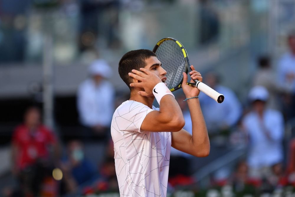 Carlos Alcaraz, victorie &icirc;n fața lui Rafael Nadal și record la Madrid! Urmează Novak Djokovic