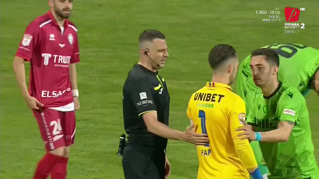 Pierdere importantă la Dinamo pentru baraj! A văzut cartonaș roșu după ultimul fluier_6