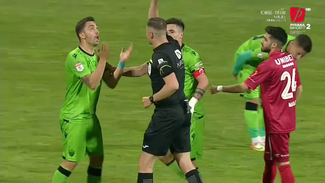 Pierdere importantă la Dinamo pentru baraj! A văzut cartonaș roșu după ultimul fluier_11