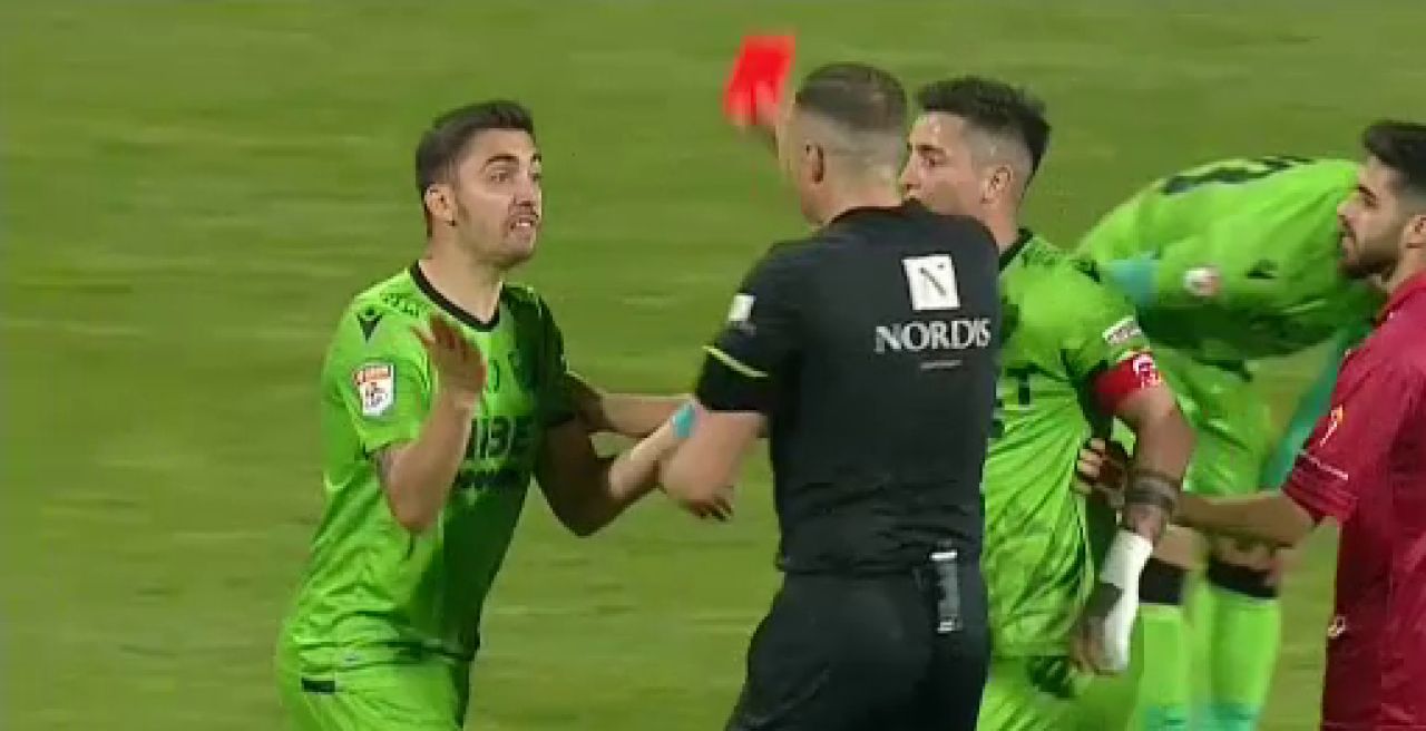 Pierdere importantă la Dinamo pentru baraj! A văzut cartonaș roșu după ultimul fluier_12