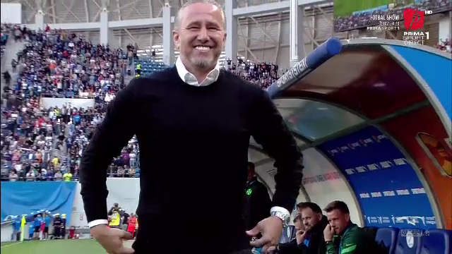 Moment amuzant în startul meciului Universitatea Craiova - FCSB! Petrea a pufnit în râs_11