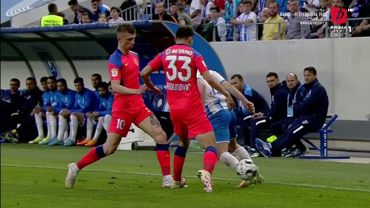 Florin Tănase, faultat de propriul coleg! Radunovic a încercat să-l deposedeze pe Gustavo, dar a ”nimerit” piciorul căpitanului de la FCSB_7