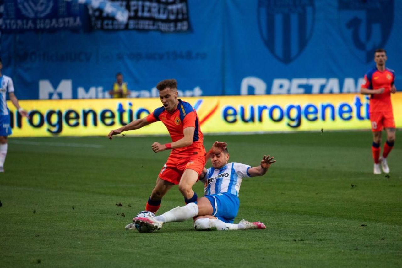 Reghecampf, mulțumit de jocul Craiovei! Antrenorul oltenilor le transmite un mesaj celor de la FCSB_4