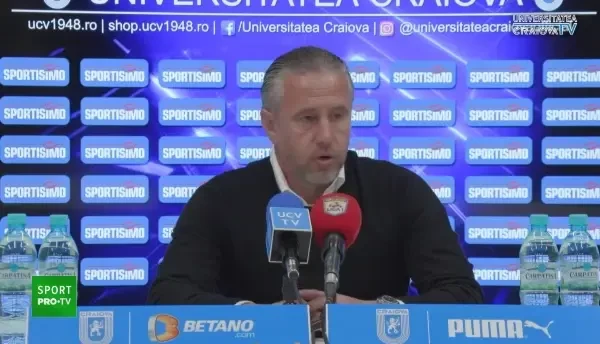 Reghecampf, iritat de comentariile venite de la FCSB: "Să-și vadă de echipa lui și să nu aștepte ajutorul nostru"