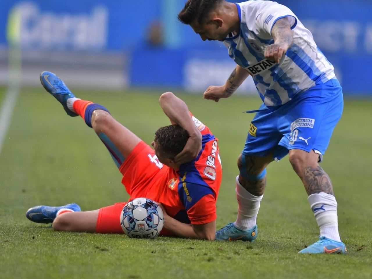 Reghecampf, iritat de comentariile venite de la FCSB: