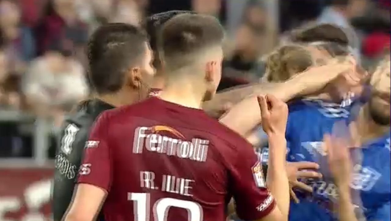 Cristi Săpunaru, ieșire violentă la meciul cu FC U Craiova! Bătaie pe tunel și două eliminări dictate de Bîrsan_10